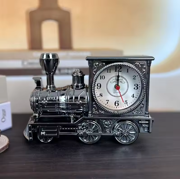 Train-Shaped Clock